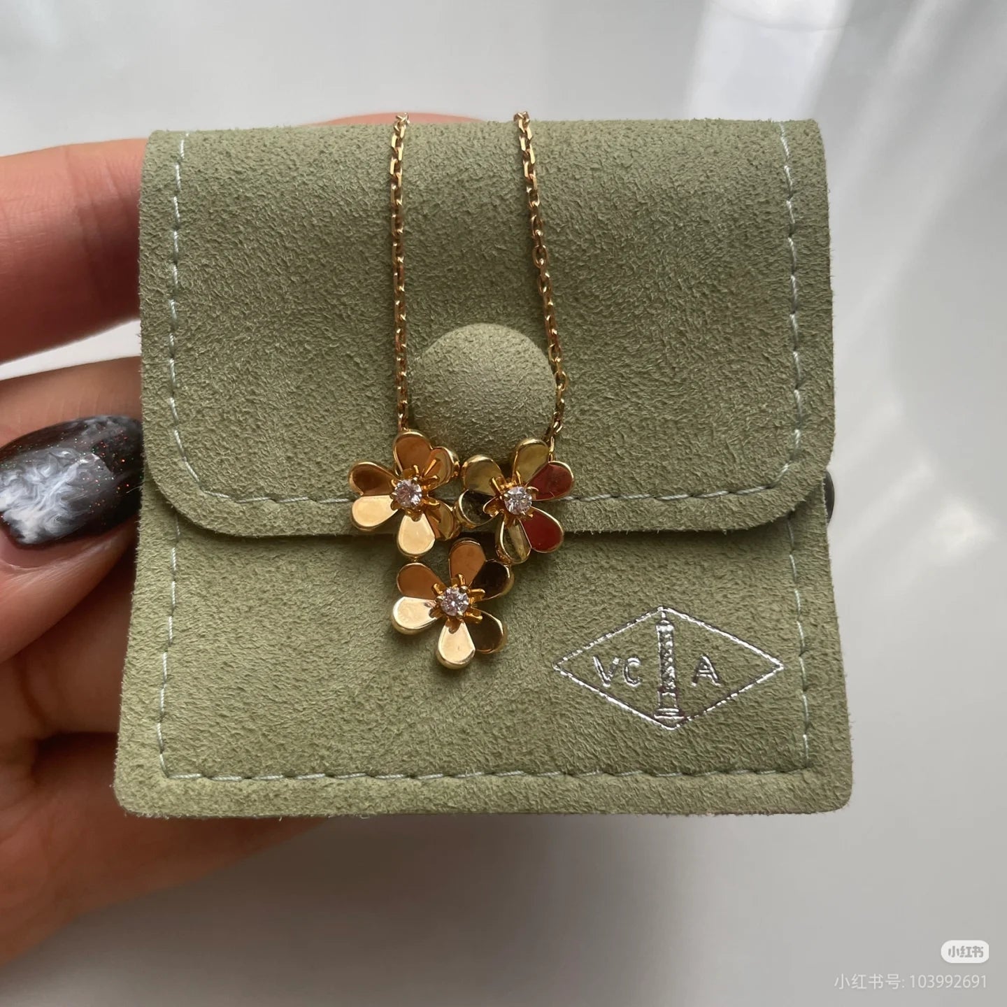 [Kincade Jewelrys]FRIVOLE GOLD 4 FLOWERS NECKLACE