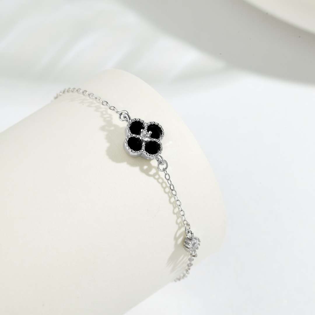 [Kincade Jewelrys]Delicate Four Leaf Clover Bracelet