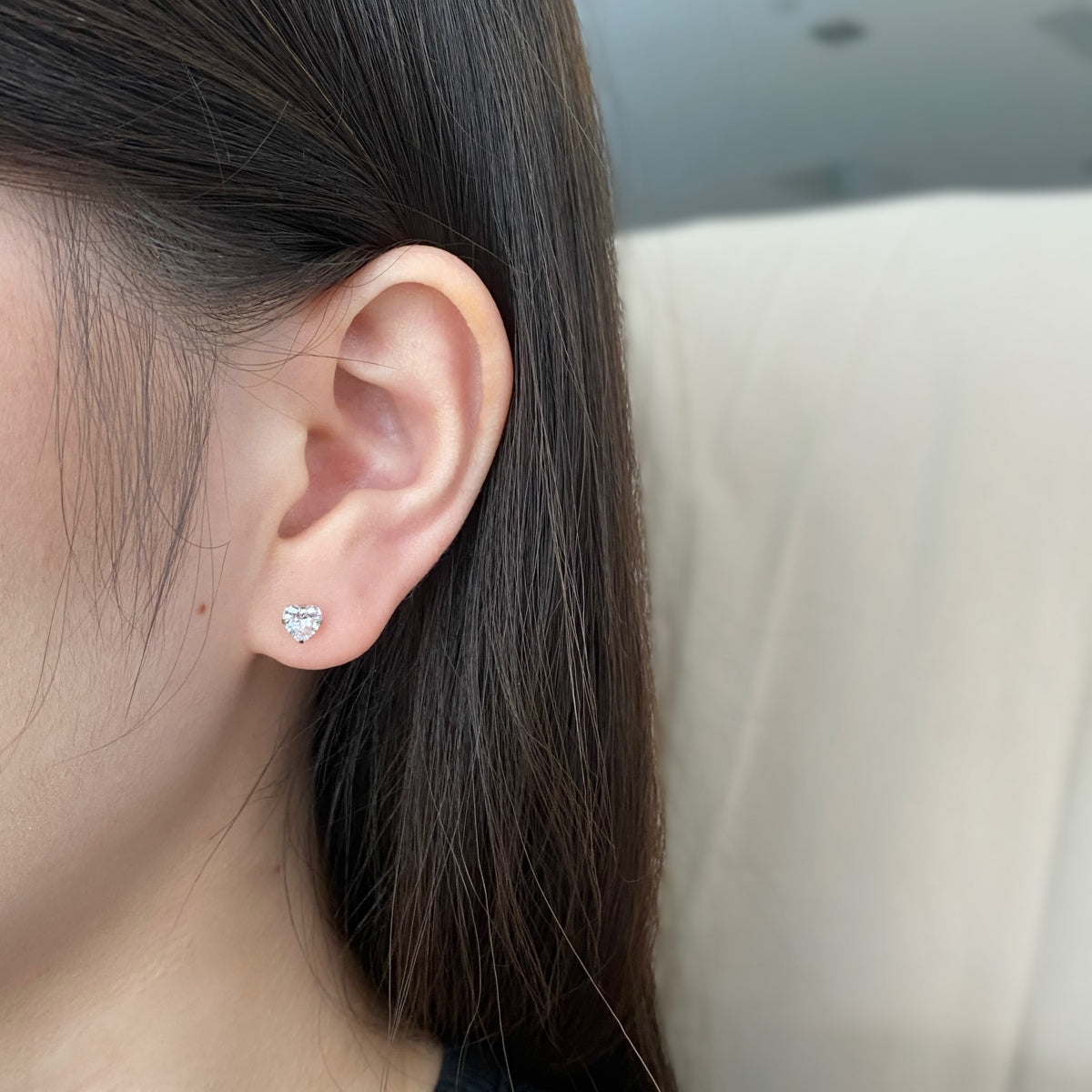 [Kincade Jewelrys]Sparkling Heart Shaped Simple Earrings