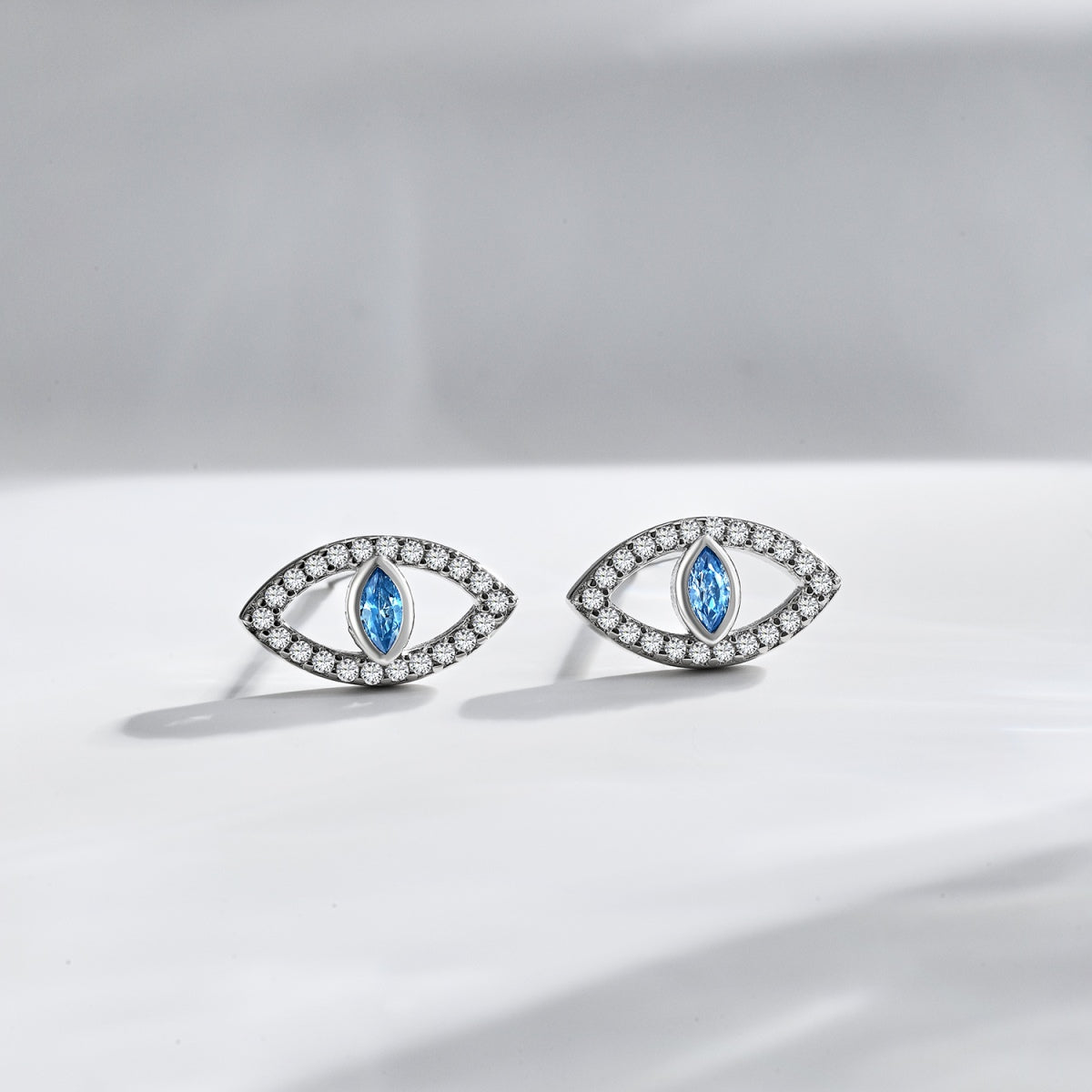 [Kincade Jewelrys]Blue Devil Eyes Hollow Stud Earrings