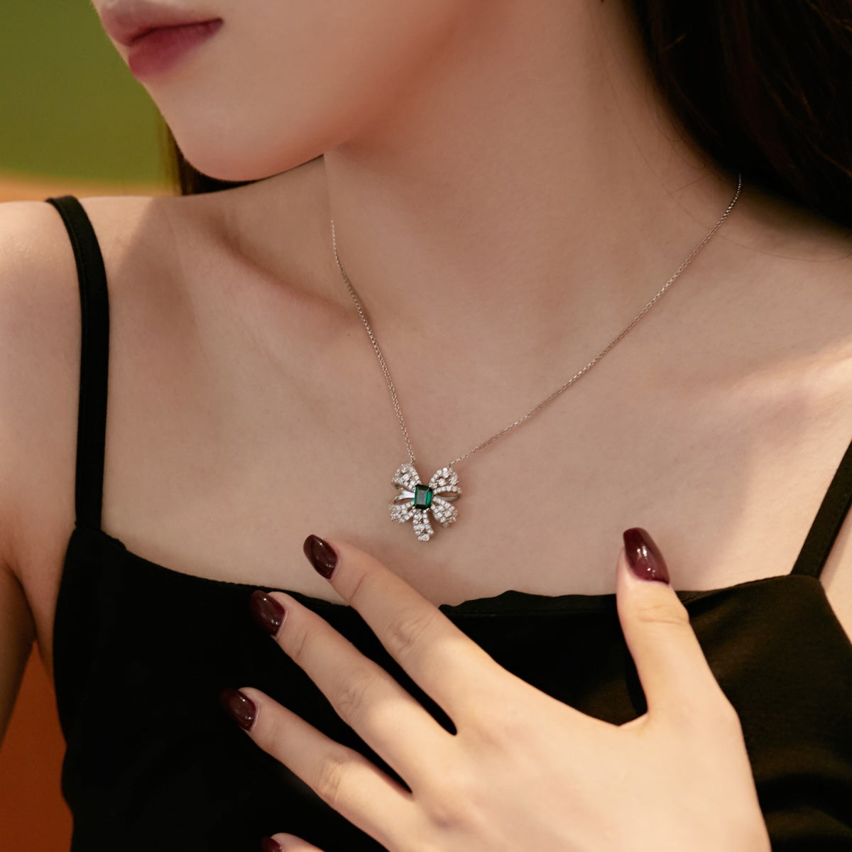 [Kincade Jewelrys]Luxurious Flower Shape Emerald Cut Necklace