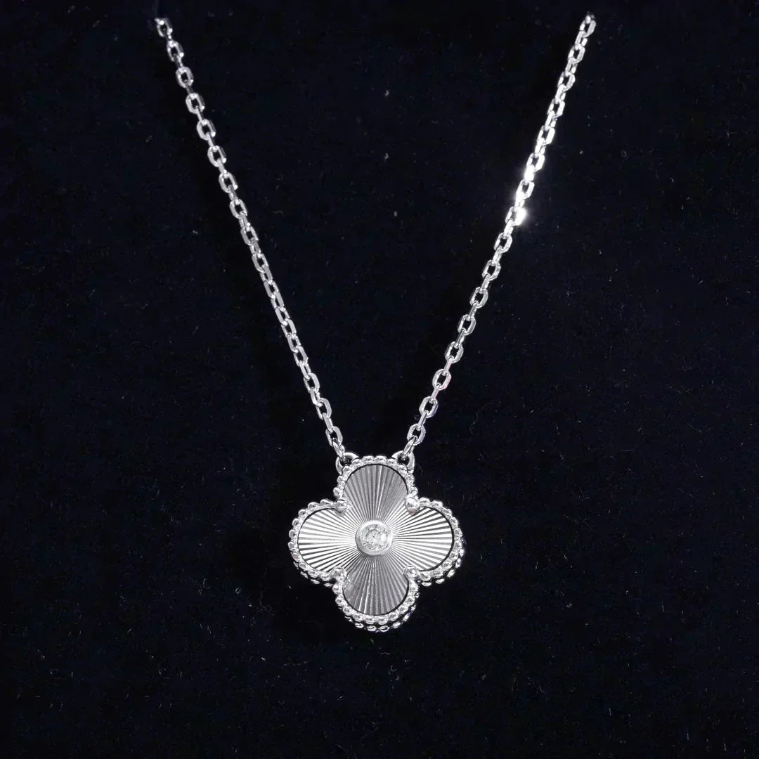 [Kincade Jewelrys]CLOVER  15MM DIAMOND LASER NECKLACE SILVER