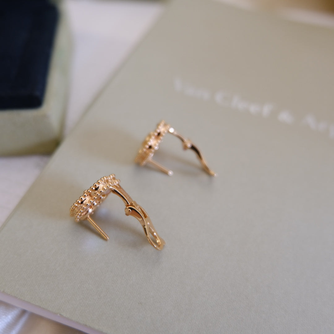 [Kincade Jewelrys]LUCKY PINK GOLD WHITE MOP EARRINGS