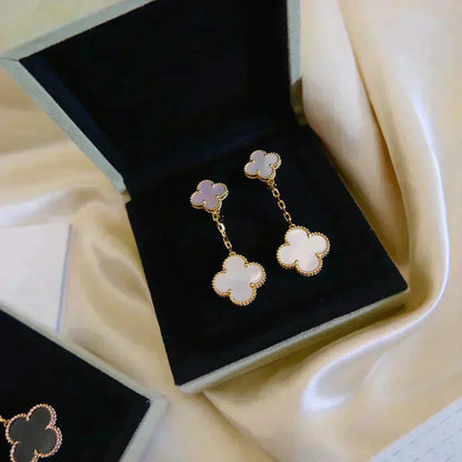 [Kincade Jewelrys]CLOVER 2 MOTIF WHITE MOP EARRINGS
