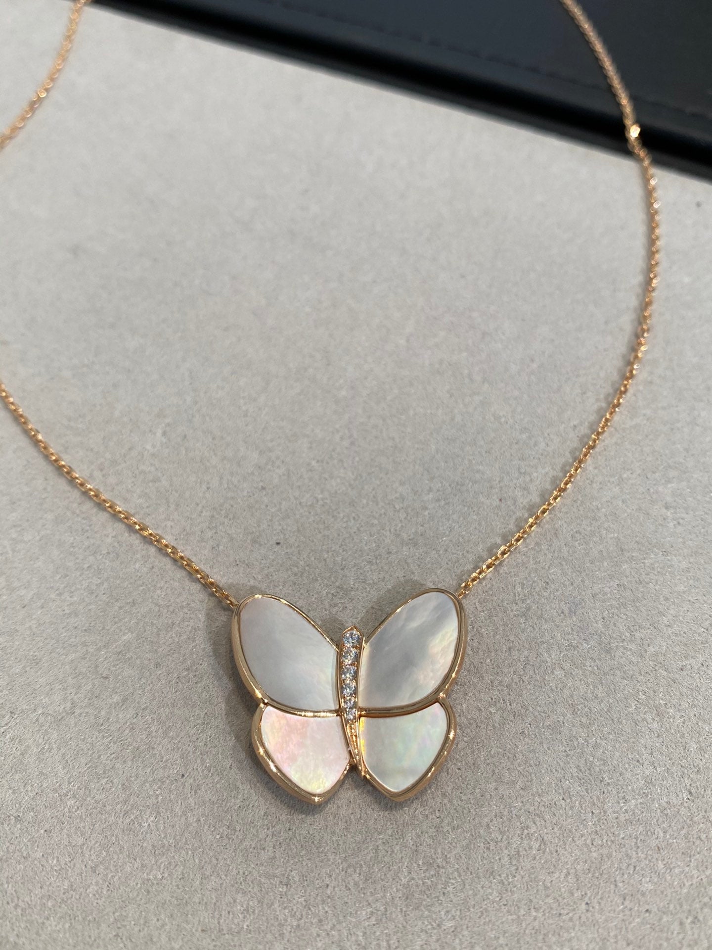 [Kincade Jewelrys]BUTTERFLY GOLD MOP DIAMOND NECKLACE