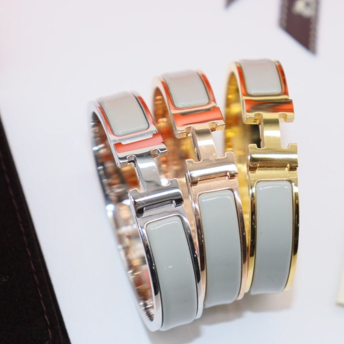 [Kincade Jewelrys]H LIGHT BLUE BRACELET