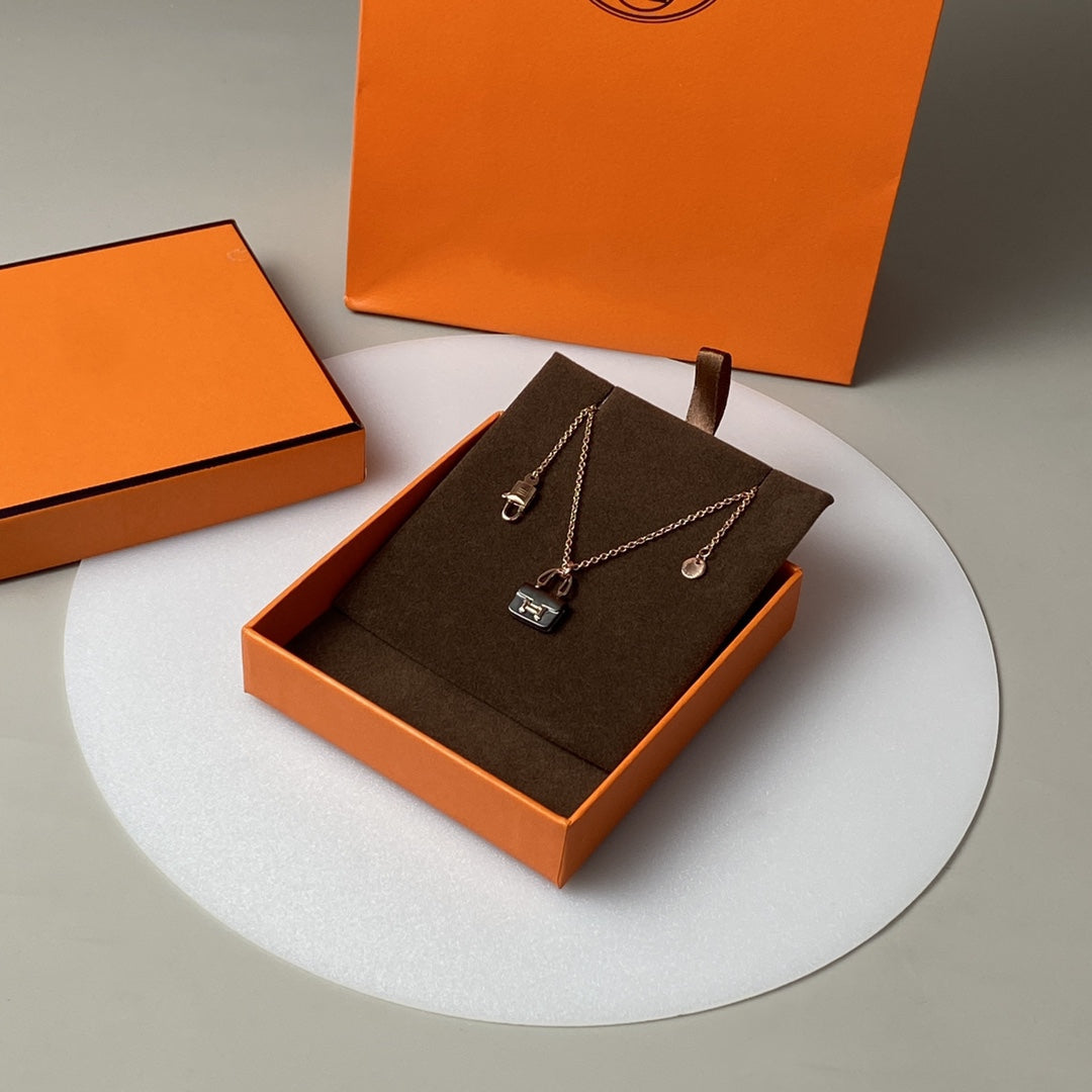 [Kincade Jewelrys]CONSTANCE BLACK PEDANT PINK GOLD NECKLACE