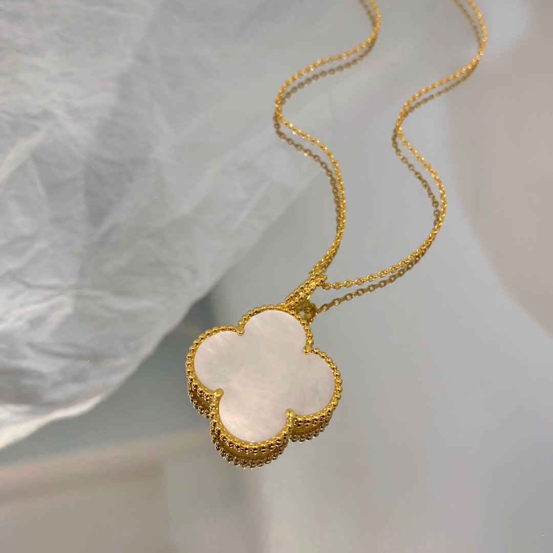 [Kincade Jewelrys]CLOVER 25MM MOP LARGE PENDANT NECKLACE