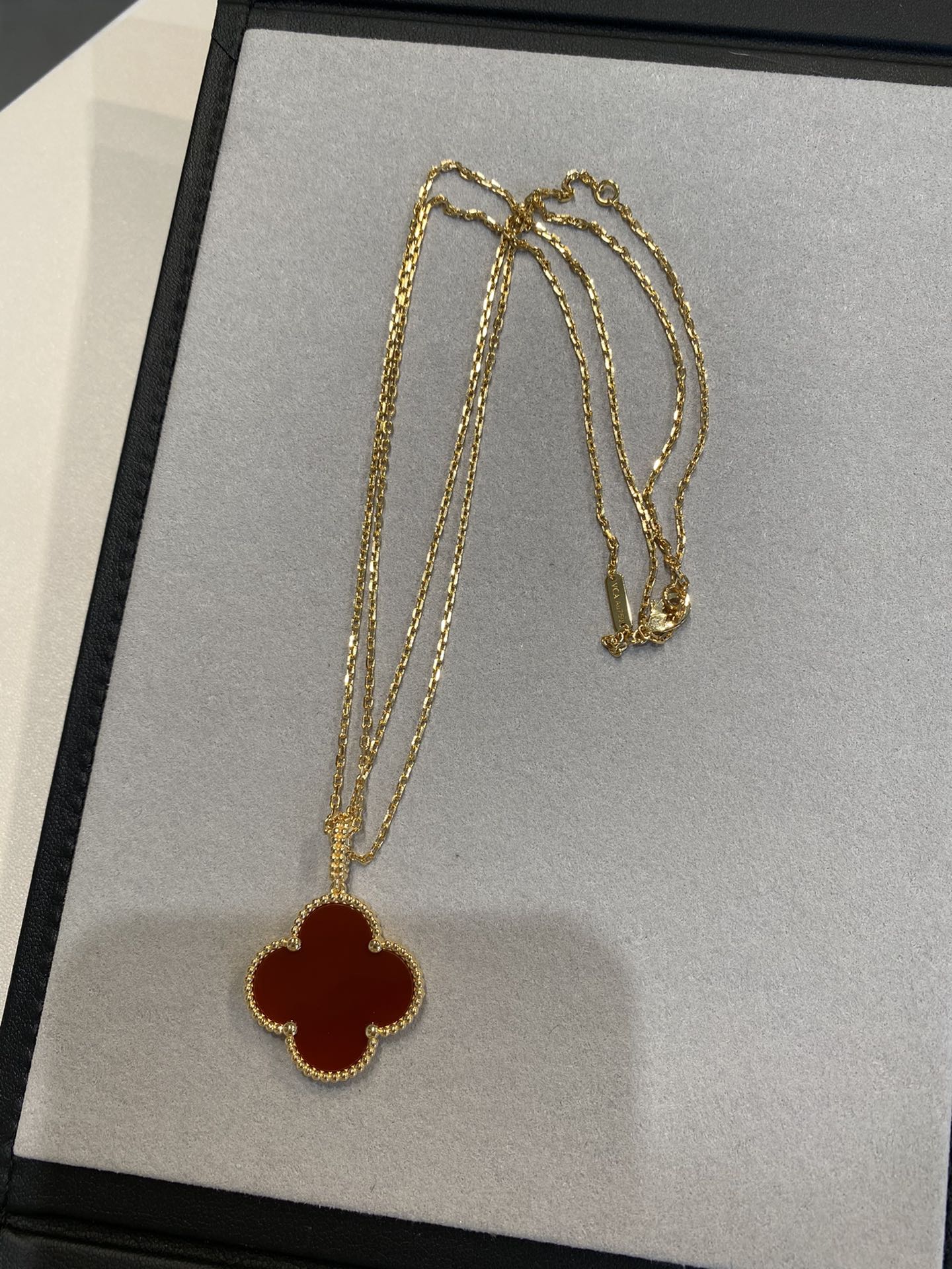 [Kincade Jewelrys]CLOVER 25MM NECKLACE GOLD CARNELIAN