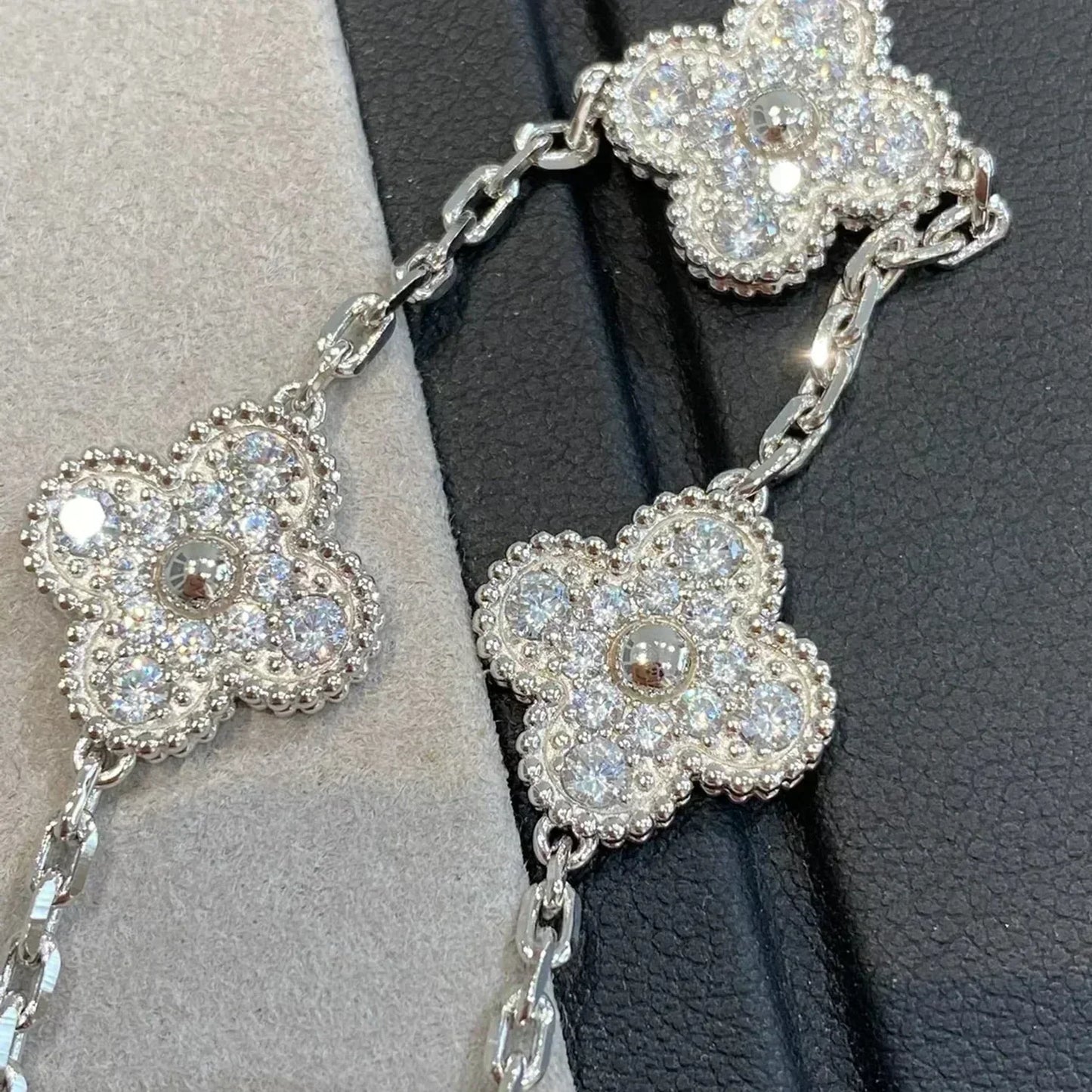 [Kincade Jewelrys]CLOVER 5 MOTIFS  DIAMOND BRACELET SILVER