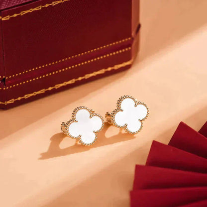 [Kincade Jewelrys]CLOVER MEDIUM 1 MOTIFS  WHITE MOP STUD EARRINGS