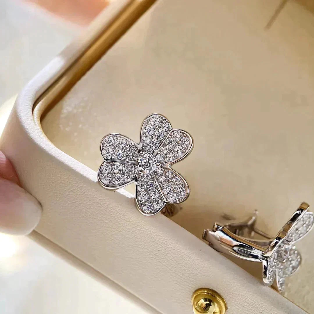 [Kincade Jewelrys]CLOVER COMOS DIAMOND EARRINGS SILVER