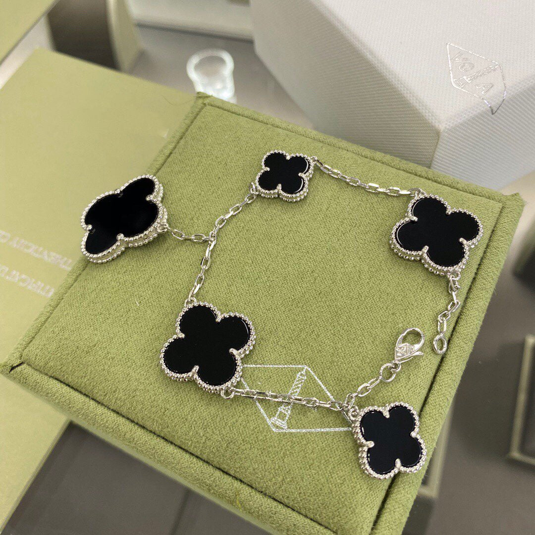 [Kincade Jewelrys]CLOVER 5 MOTIFS SIVLER ONYX BRACELET