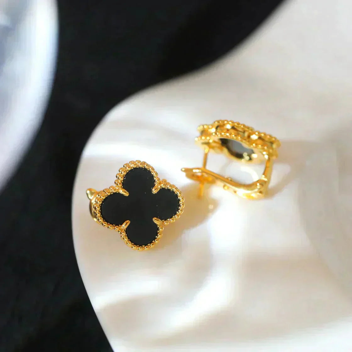 [Kincade Jewelrys]CLOVER MEDIUM 1 MOTIFS  ONYX STUD EARRINGS