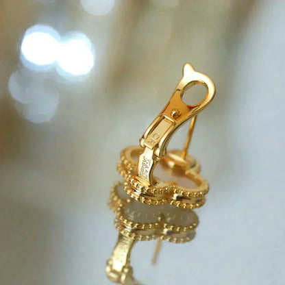 [Kincade Jewelrys]CLOVER MEDIUM 1 MOTIFS  WHITE MOP STUD EARRINGS