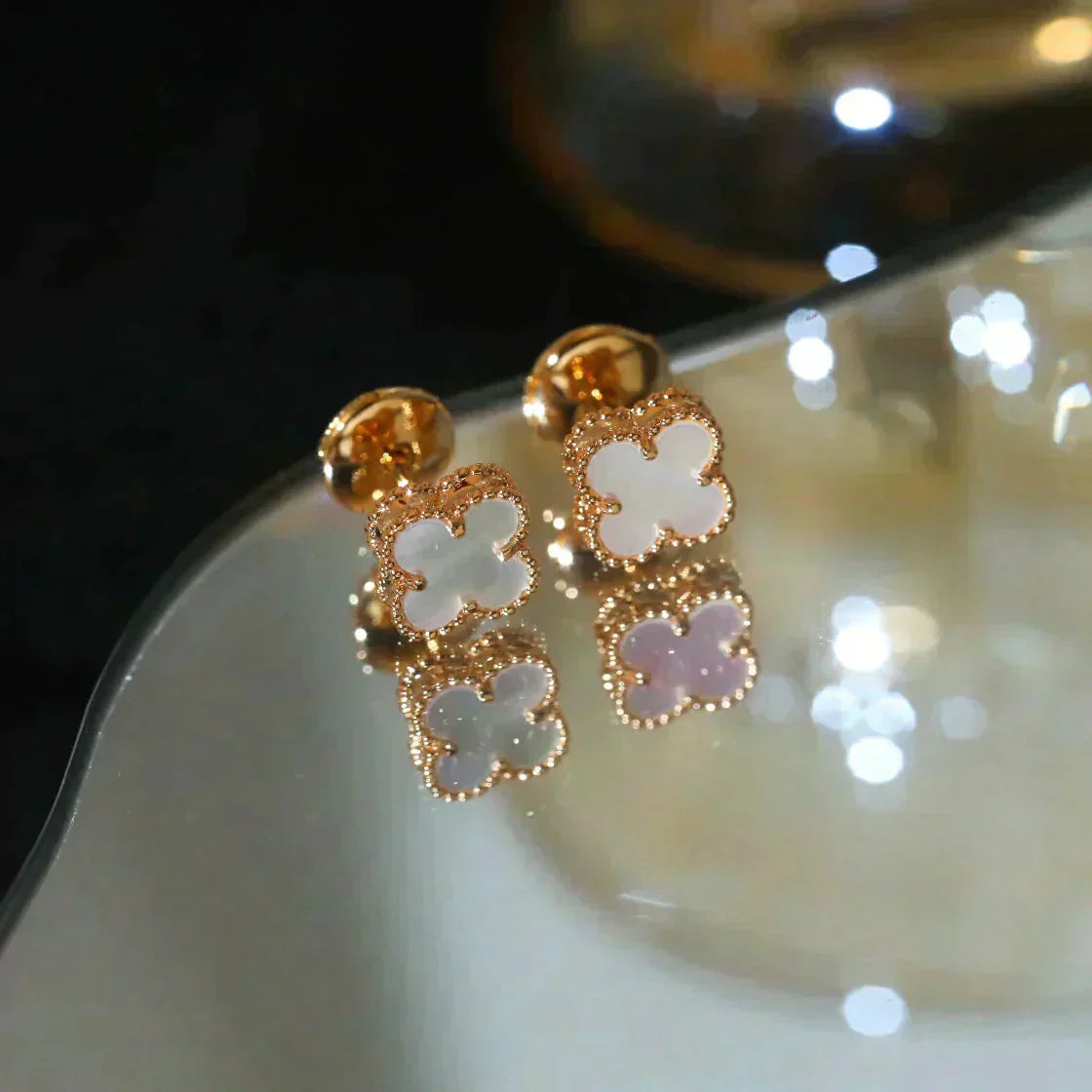 [Kincade Jewelrys]CLOVER MINI 9.5MM WHITE MOP EARRINGS