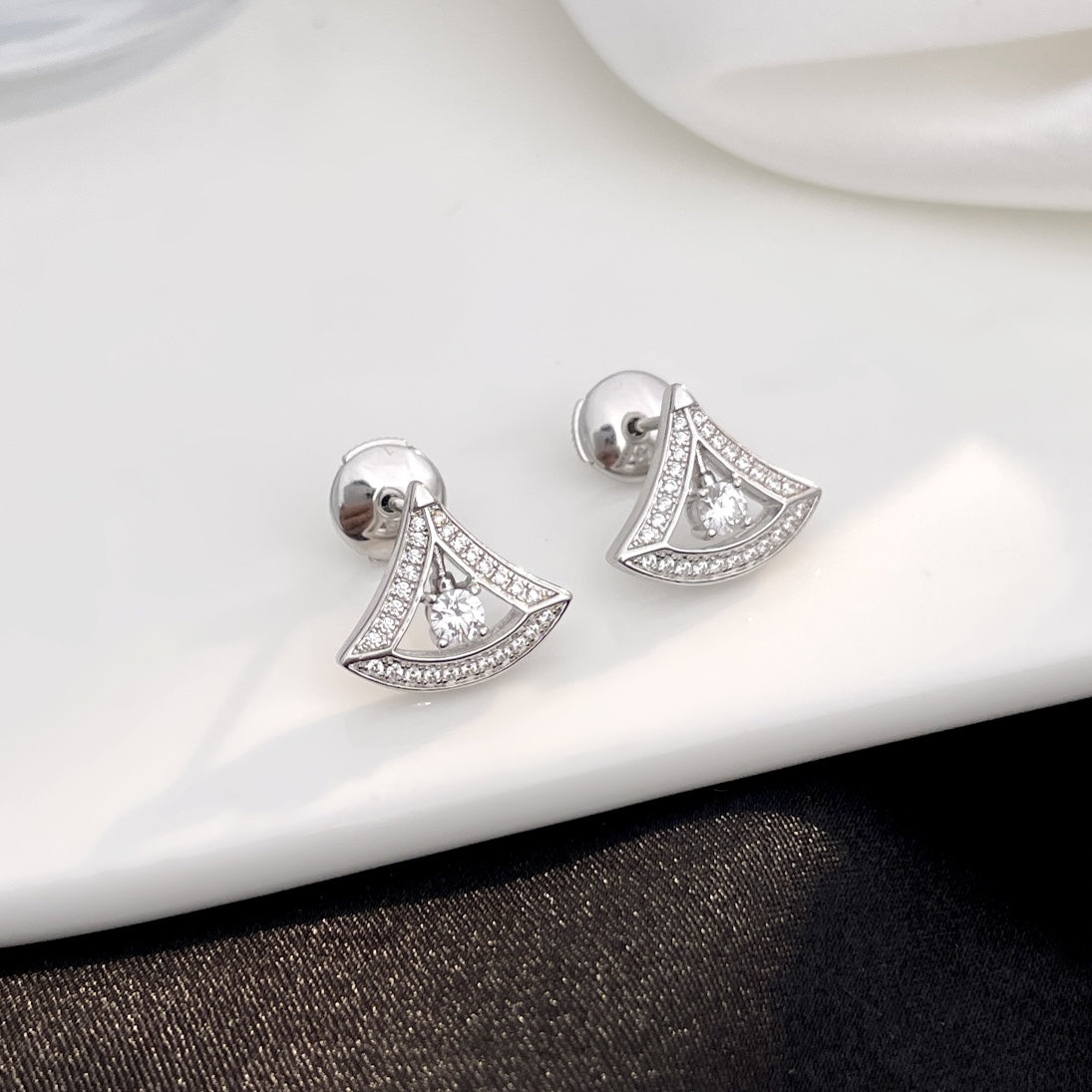 [Kincade Jewelrys]DREAM MINI DIAMOND STUD EARRINGS