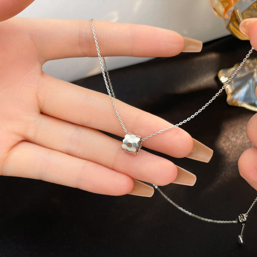 [Kincade Jewelrys]BEE MINI NECKLACE