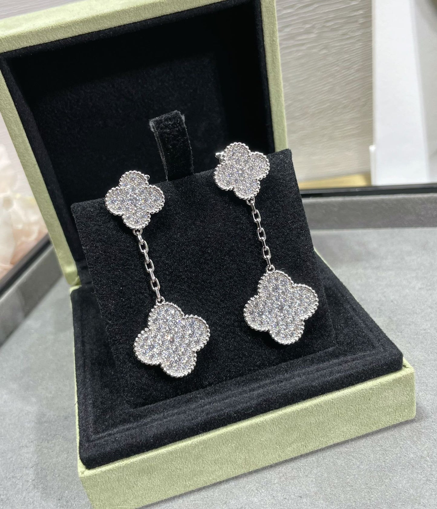 [Kincade Jewelrys]CLOVER 2 MOTIFS DIAMOND PAVED SILVER EARRINGS