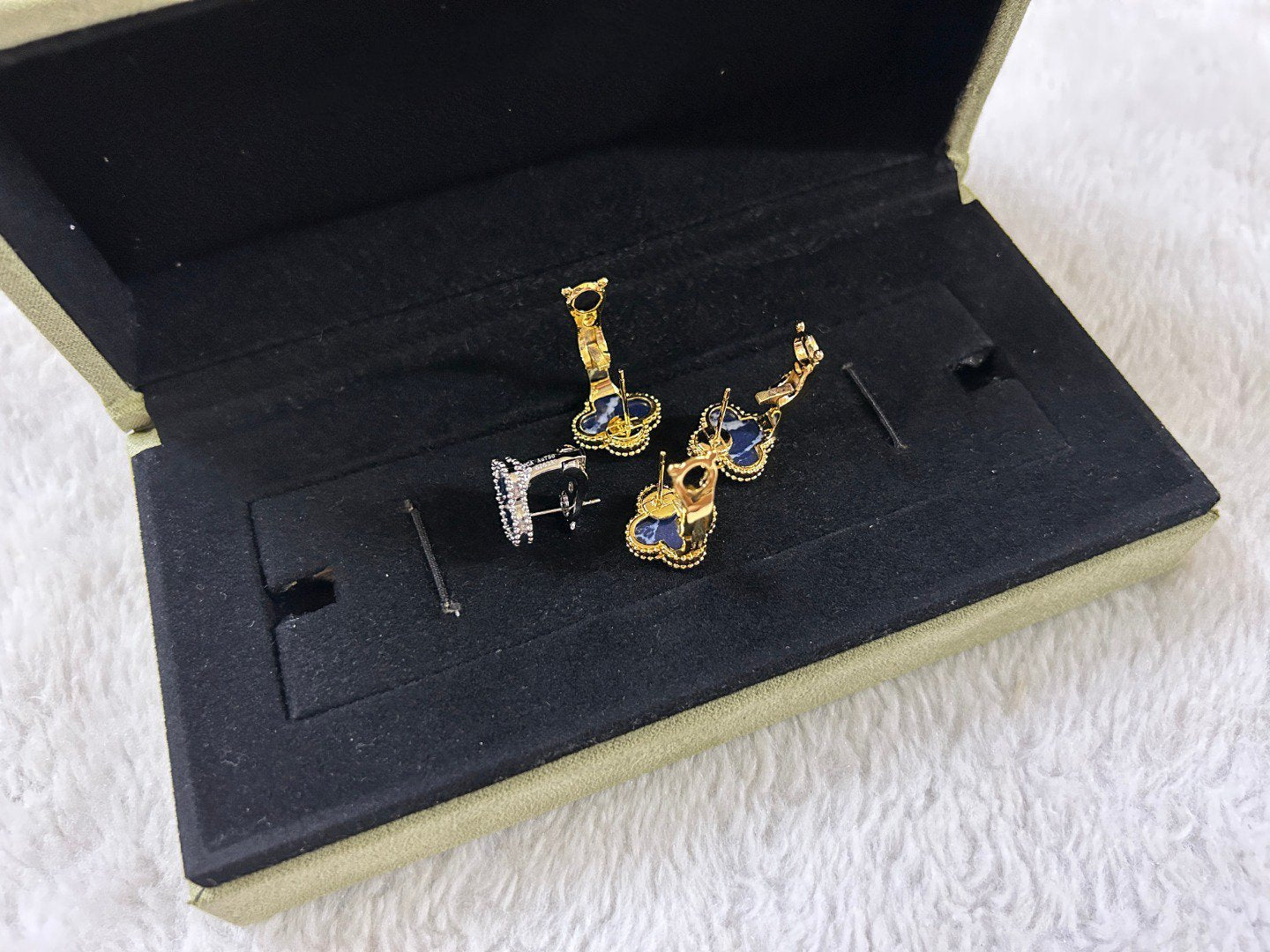 [Kincade Jewelrys]CLOVER PIETERSITE MEDIUM STUD EARRINGS