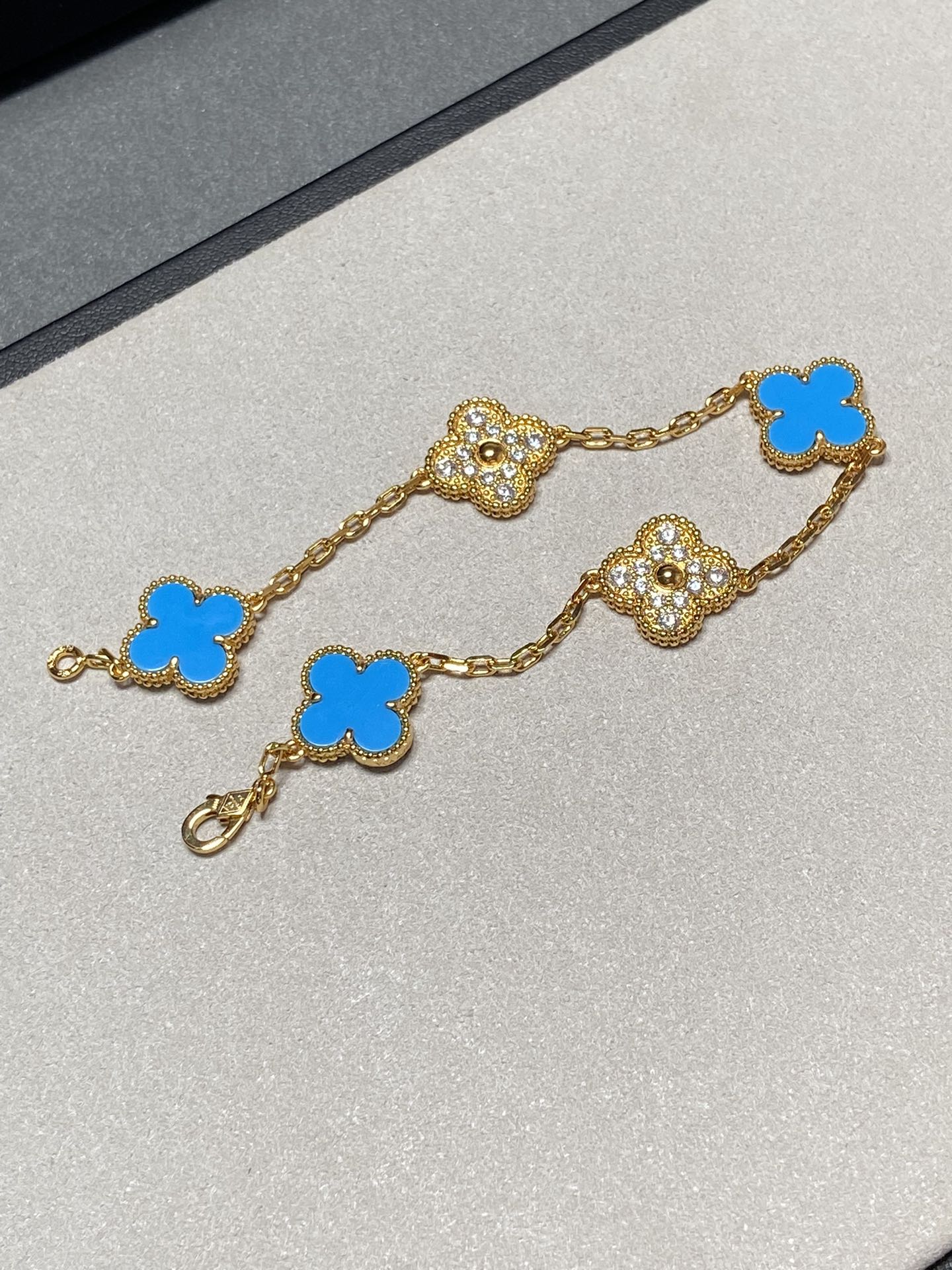 [Kincade Jewelrys]CLOVER 5 MOTIF BLUE CHALCEDONY DIAMOND GOLD BRACELET