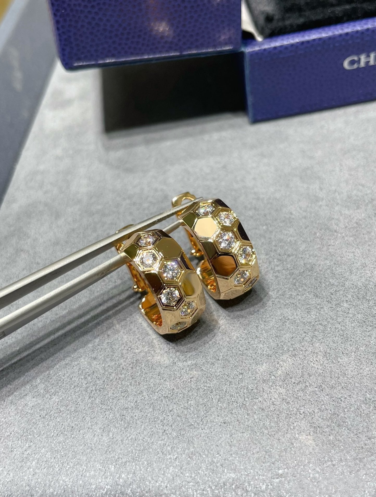 [Kincade Jewelrys]BEE LOVE DIAMOND HOOP EARRINGS