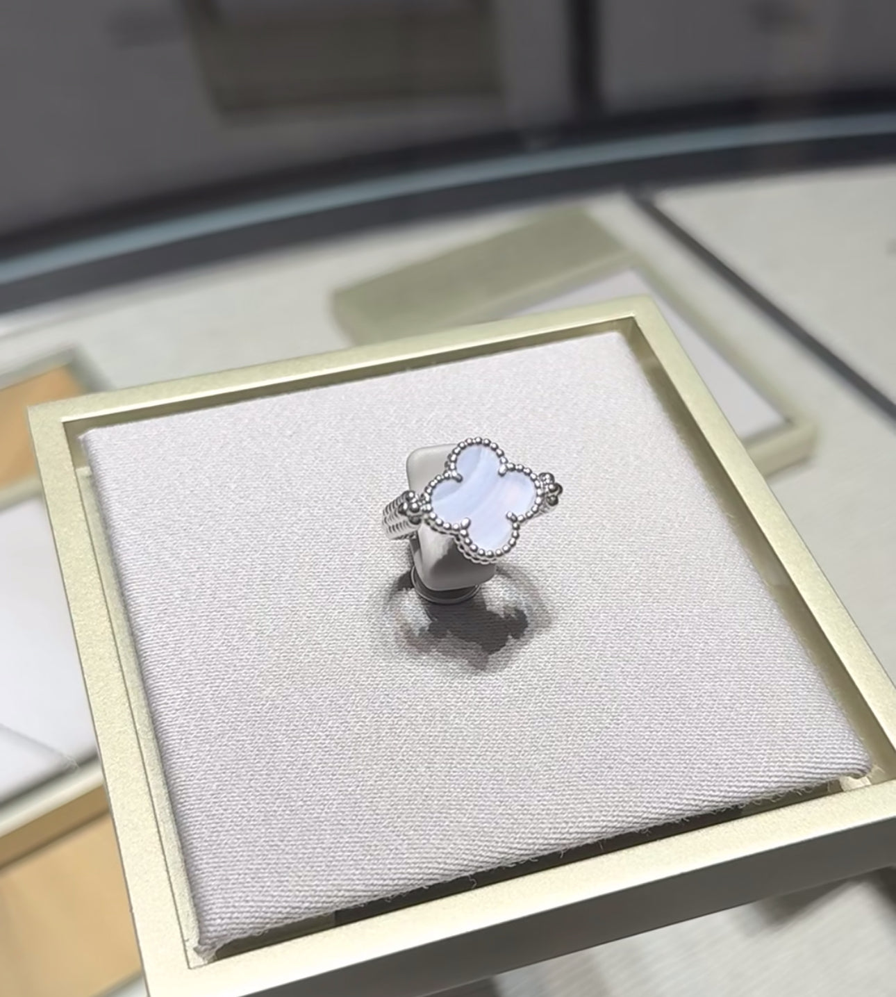 [Kincade Jewelrys]CLOVER RIVERSIBLE PURPLE CHALCEDONY RING