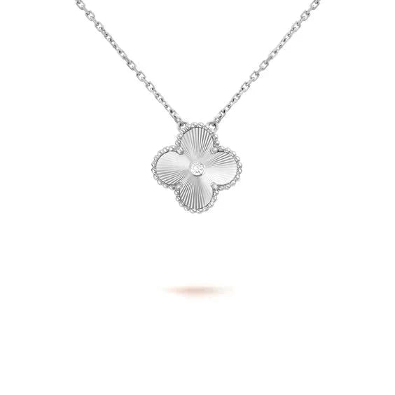 [Kincade Jewelrys]CLOVER  15MM DIAMOND LASER NECKLACE SILVER