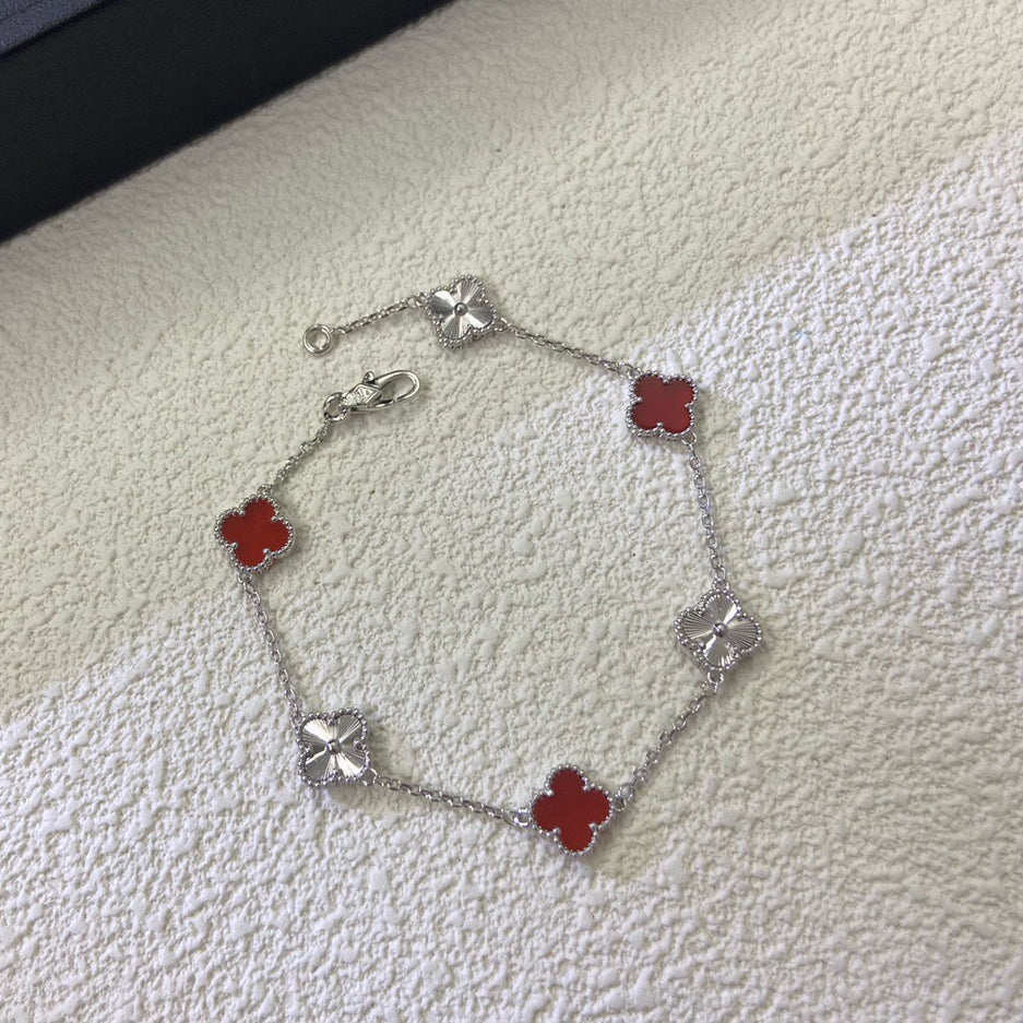 [Kincade Jewelrys]CLOVER 6 MOTIF RED AGATE LASER BRACELET