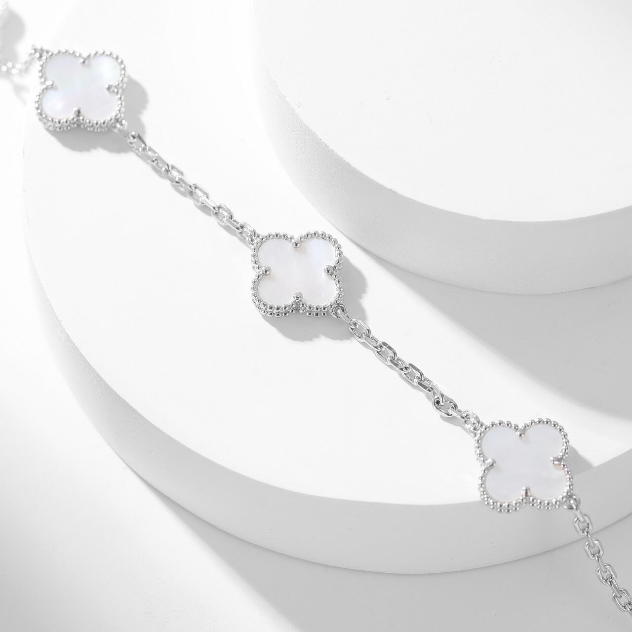 [Kincade Jewelrys]CLOVERS THE 10-MOTIFS WHITE MOTHER OF PEARL NECKLACE