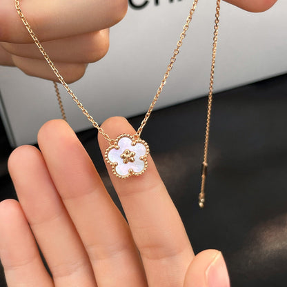 [Kincade Jewelrys]LUCKY  WHITE MOP  PLUM BLOSSOM NECKLACE