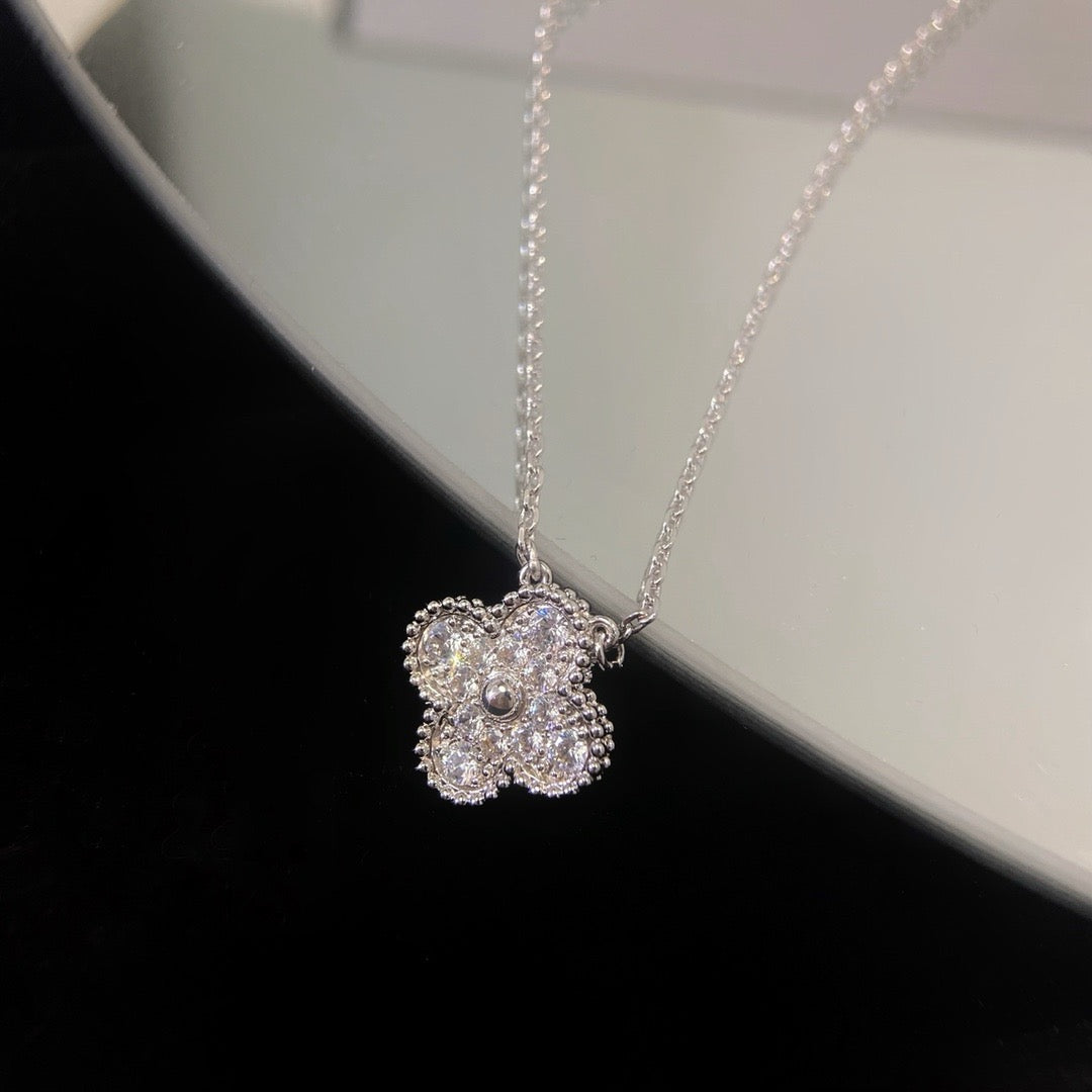 [Kincade Jewelrys]CLOVER 15MM DIAMOND SINGLE FLOWER NECKLACE