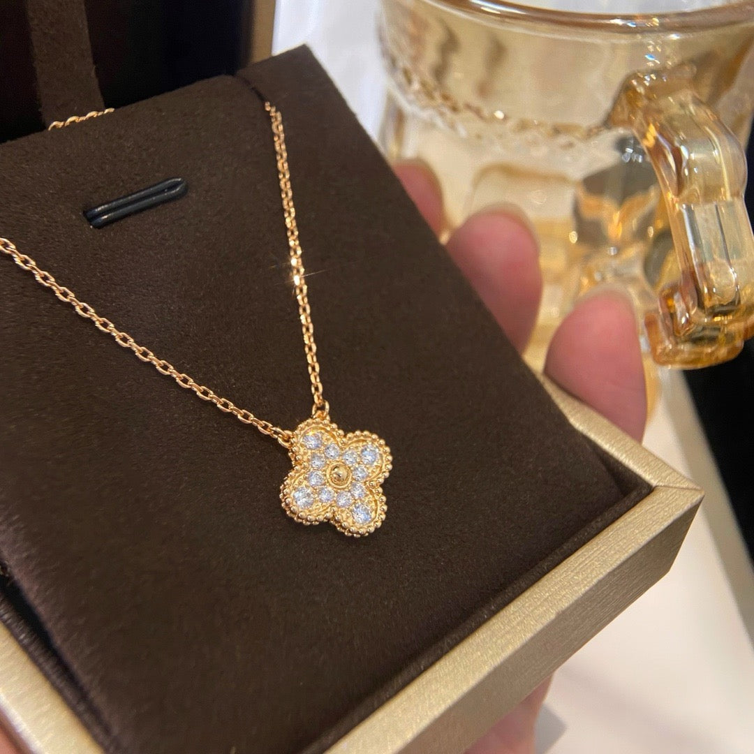 [Kincade Jewelrys]CLOVER 15MM DIAMOND SINGLE FLOWER NECKLACE