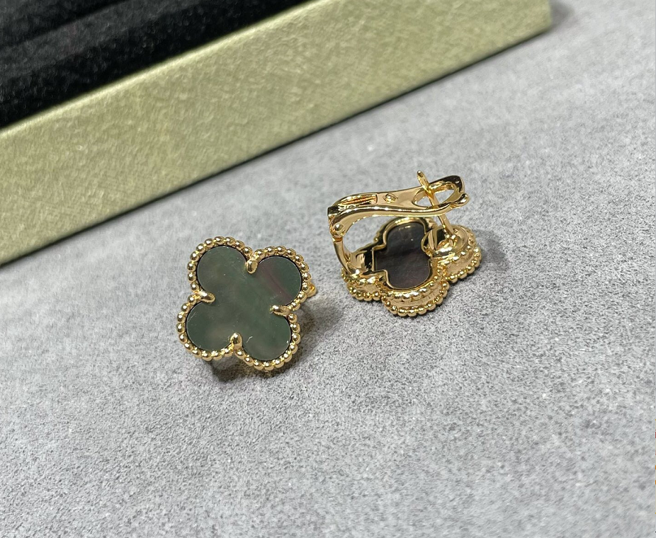 [Kincade Jewelrys]CLOVER MEDIUM 1 MOTIFS GRAY MOP EARRINGS
