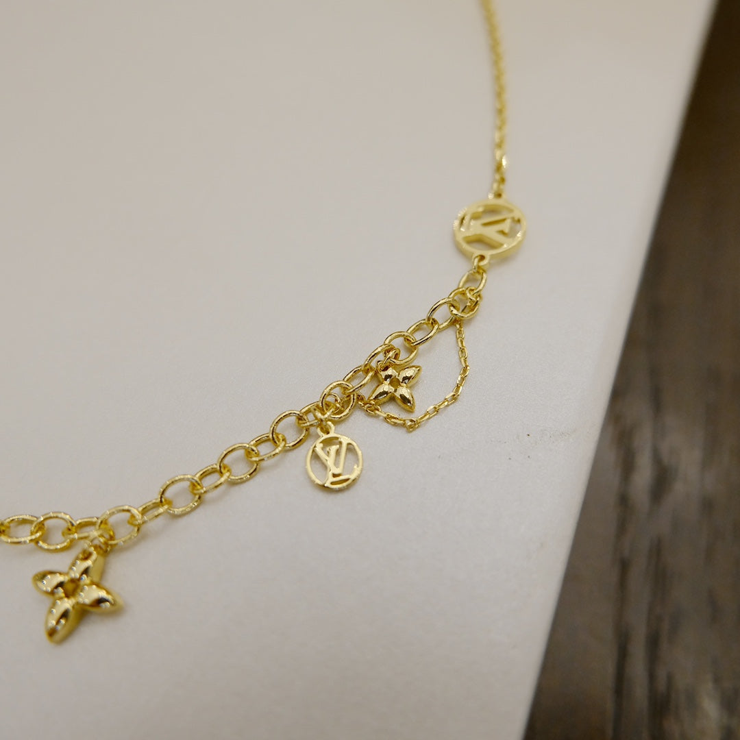 [Kincade Jewelrys]BLOOMING SUPPLE NECKLACE BRASS