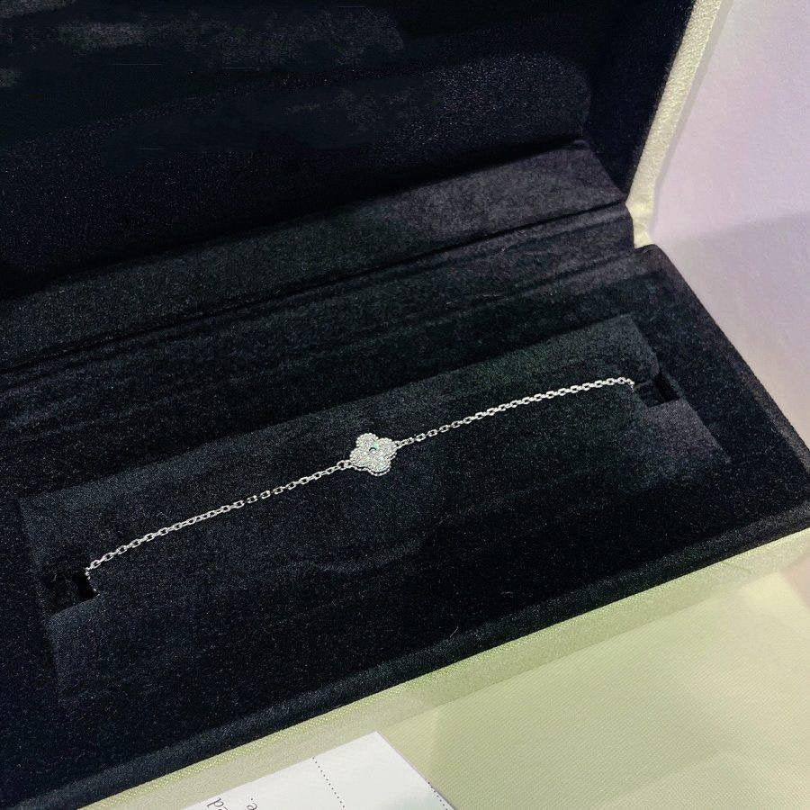 [Kincade Jewelrys]CLOVER  SINGLE FLOWER BRACELET SILVER