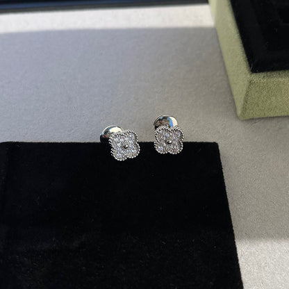[Kincade Jewelrys]CLOVER MINI DIAMOND STUD EARRINGS