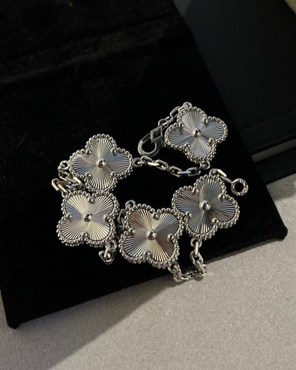 [Kincade Jewelrys]CLOVER SILVER 5 MOTIFS BRACELET