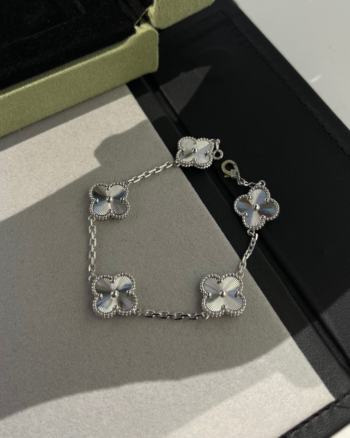 [Kincade Jewelrys]CLOVER SILVER 5 MOTIFS BRACELET